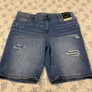 Art Class distressed Girl’s Shorts NEW Size XXL Adjustable Waist Comfy Stretch